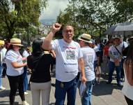 Néstor Marroquín durante el plantón de esta mañana en la Plaza Grande.