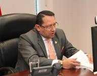 El contralor Mauricio Torres durante su comparecencia virtual en la Comisión de Transparencia y Participación Ciudadana de la Asamblea.
