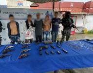 Imagen de las cinco personas detenidas en Bastión Popular por la Policía Nacional, este viernes 28 de febrero.